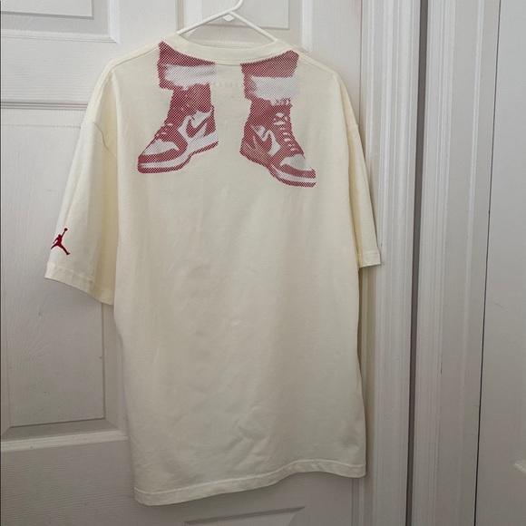 Jordan Off-White Tee with Red Emblem - Picture 2 of 8